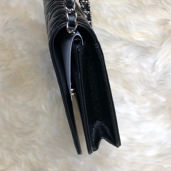 Black Caviar Camellia Charm Chain Wallet On Chain - Picture 7 of 11